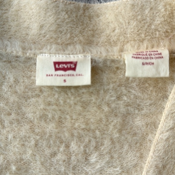Levi’s Sweater White Fuzzy Betty Cardigan Sweater Relaxed Fit Size Small - Picture 7 of 16